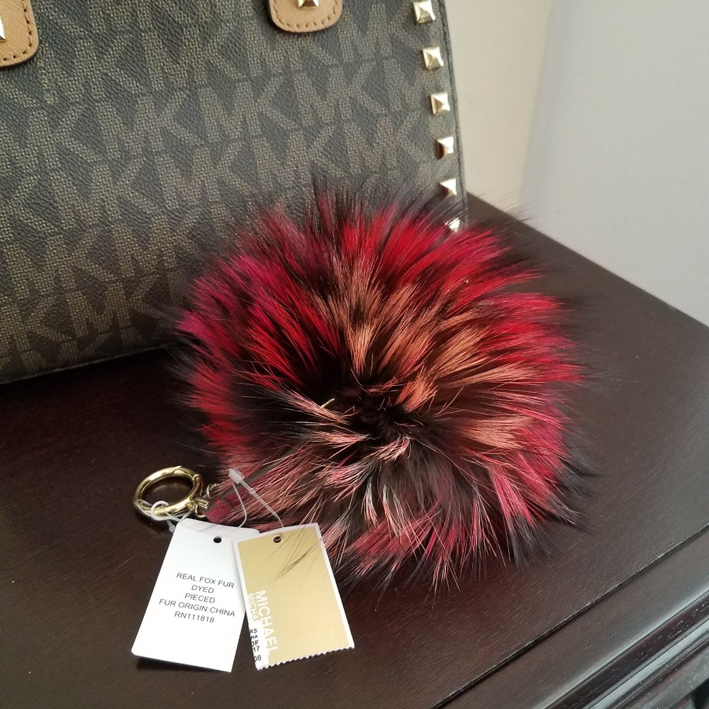 NWT MICHAEL KORS  -  XL Fur Key Chain/Charm - Picture 2 of 8